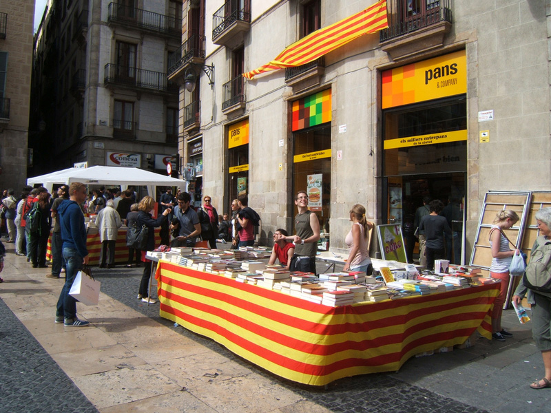 Sant Jordi - book and flower exchange in Barcelona stall - Sant Jordi Localisation