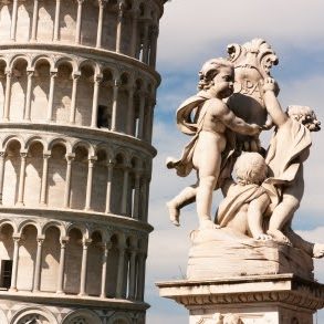 Leaning Tower of Pisa, representing Italian language history