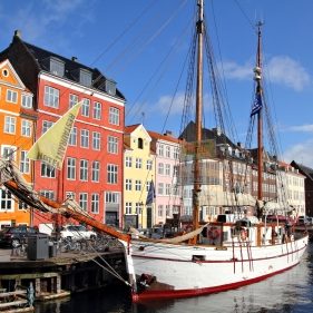 English to Danish subtitling service