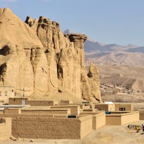 Dari subtitling language history