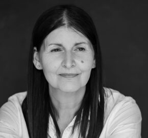 Dianne R - voice artist