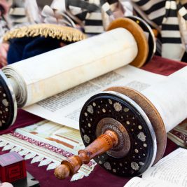 Hebrew subtitling language history